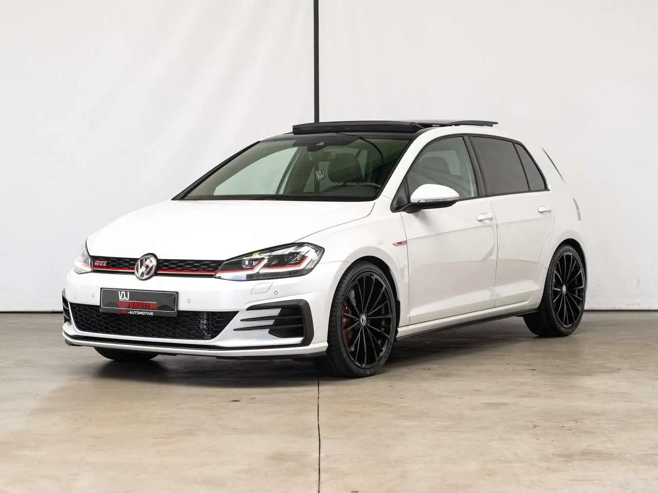 Photo 1 : Volkswagen Golf 2019 Petrol