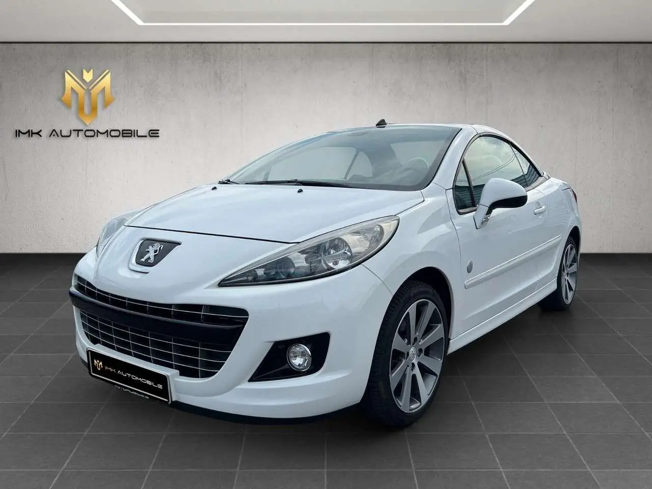 Photo 1 : Peugeot 207 2015 Essence