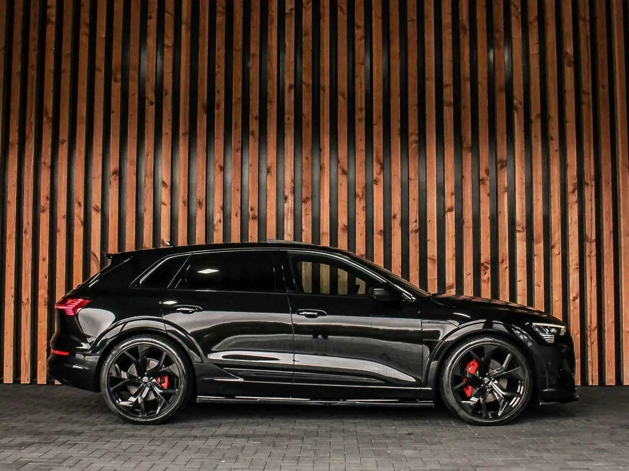 Photo 1 : Audi E-tron 2021 Electric