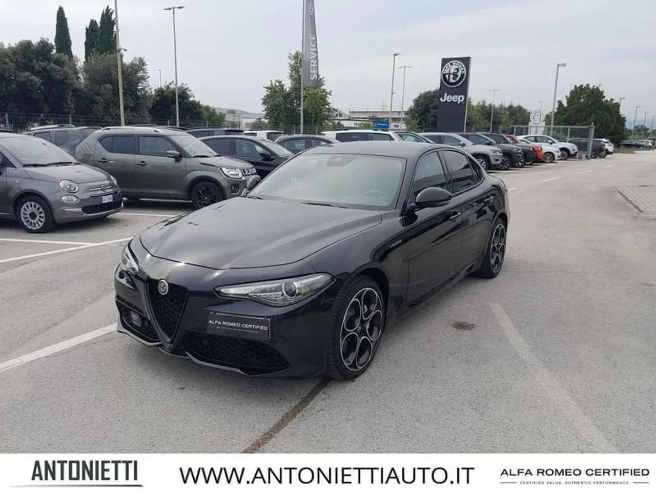 Photo 1 : Alfa Romeo Giulia 2023 Essence