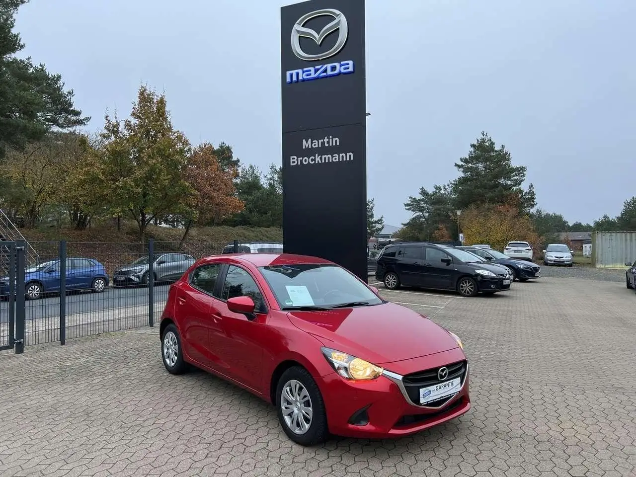 Photo 1 : Mazda 2 2017 Petrol