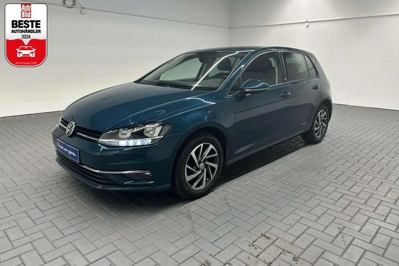 Photo 1 : Volkswagen Golf 2017 Petrol