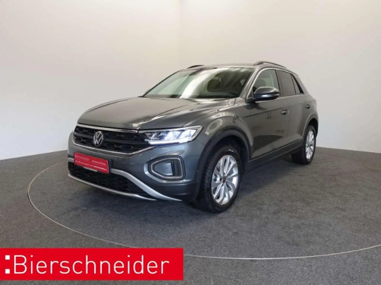 Photo 1 : Volkswagen T-roc 2024 Petrol