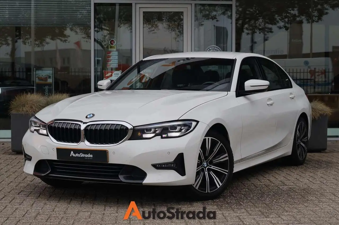 Photo 1 : Bmw Serie 3 2019 Petrol