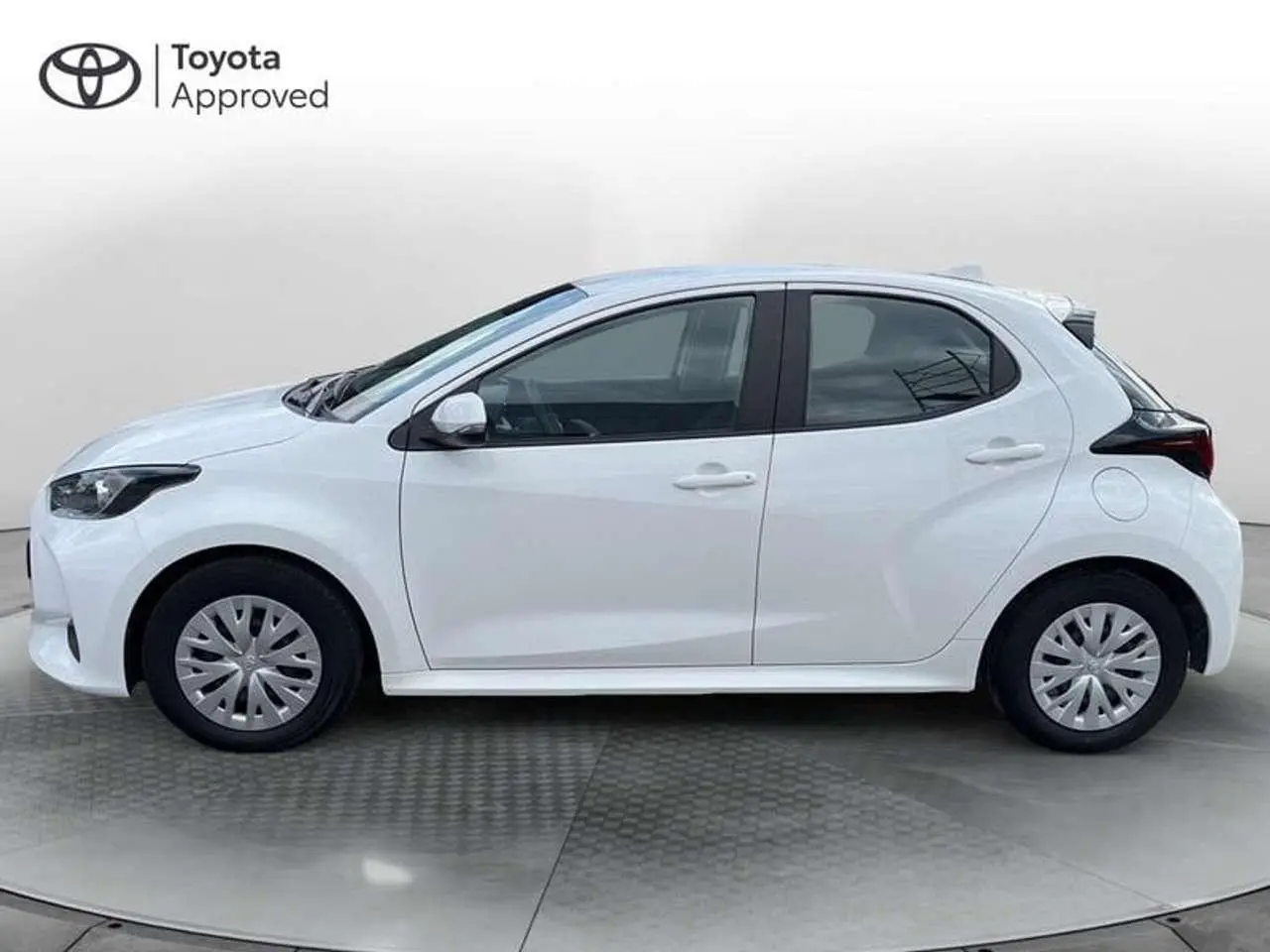 Photo 1 : Toyota Yaris 2023 Petrol