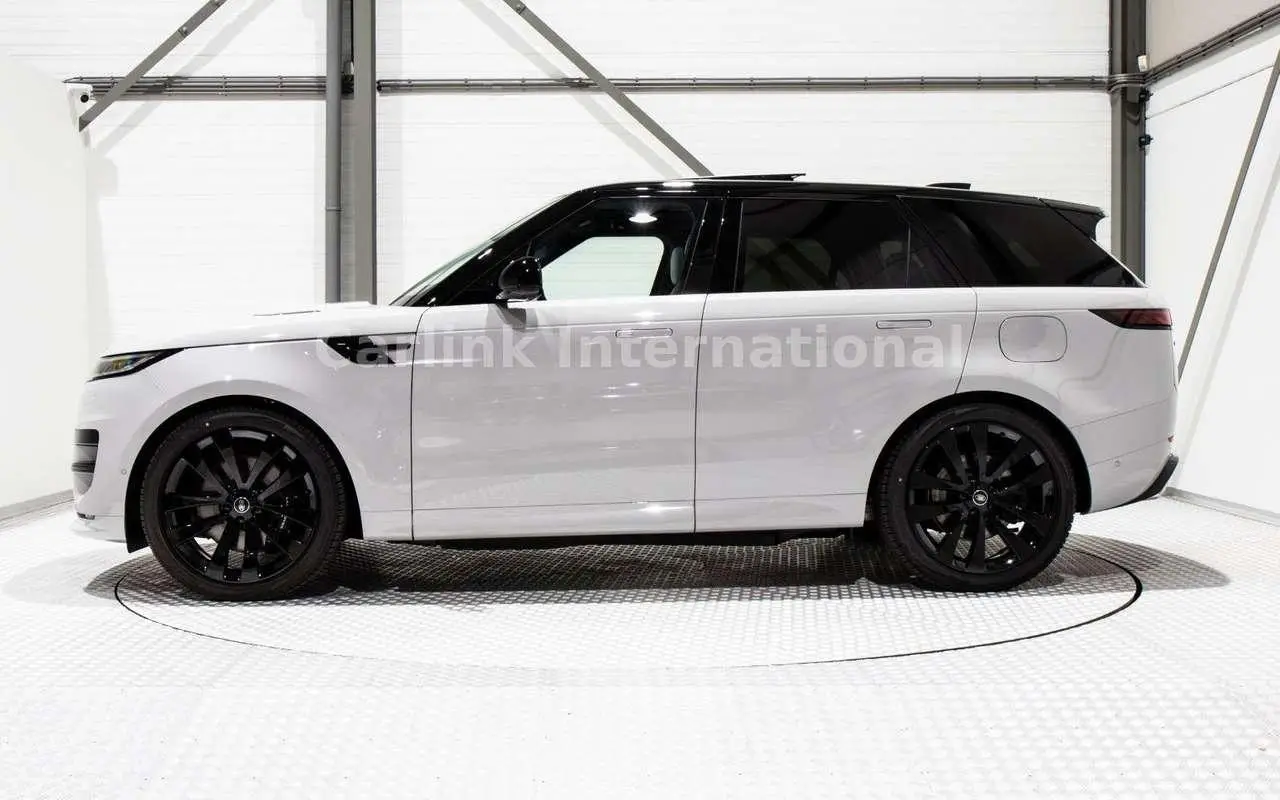 Photo 1 : Land Rover Range Rover Sport 2024 Hybride