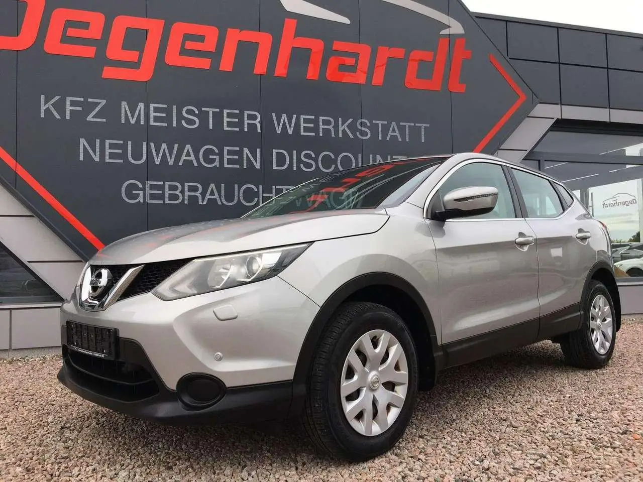 Photo 1 : Nissan Qashqai 2015 Petrol