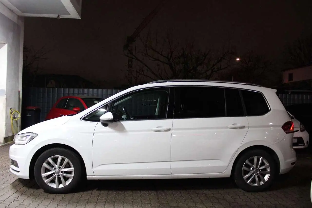 Photo 1 : Volkswagen Touran 2017 Petrol