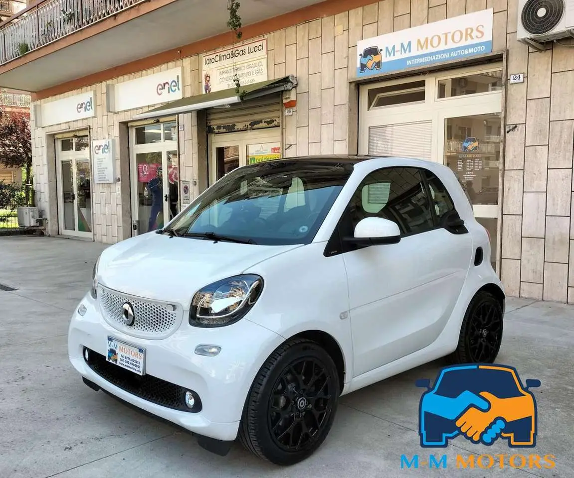 Photo 1 : Smart Fortwo 2019 Petrol