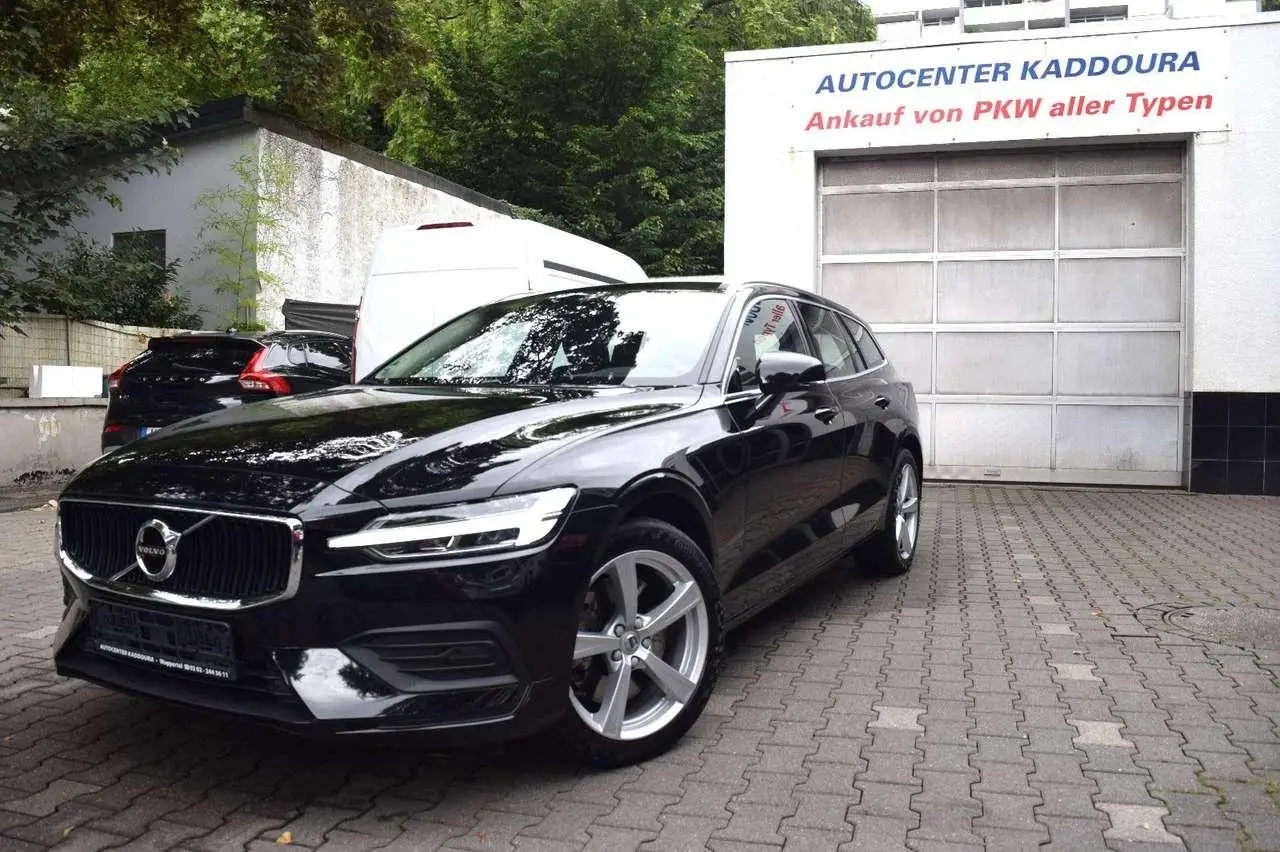 Photo 1 : Volvo V60 2021 Essence