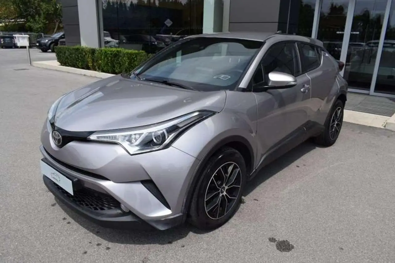 Photo 1 : Toyota C-hr 2017 Essence