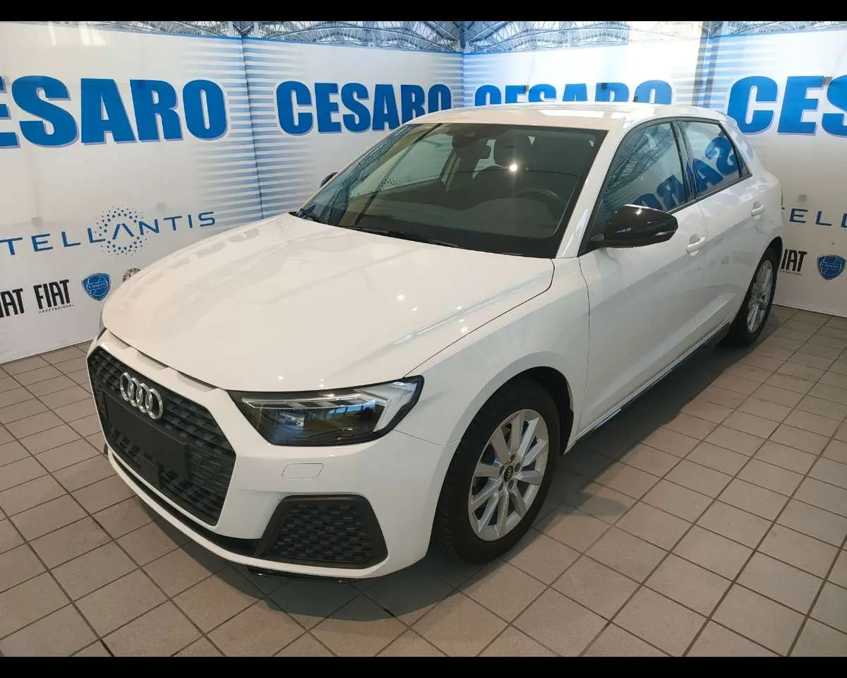 Photo 1 : Audi A1 2021 Essence