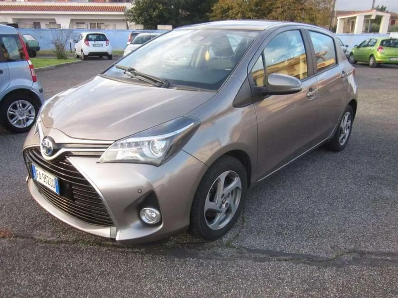 Photo 1 : Toyota Yaris 2015 Hybride