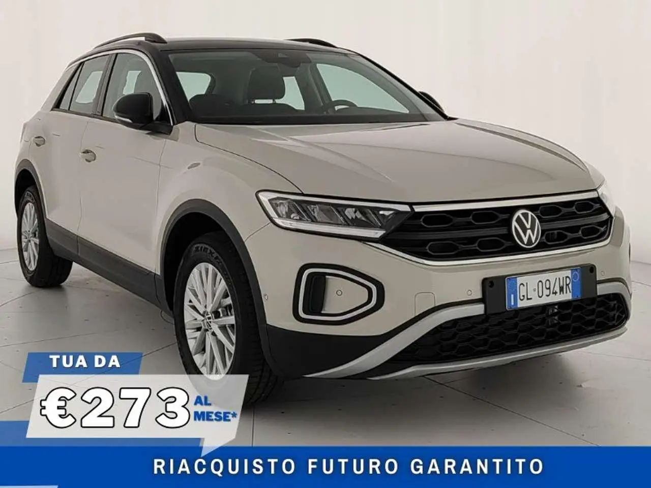 Photo 1 : Volkswagen T-roc 2023 Essence