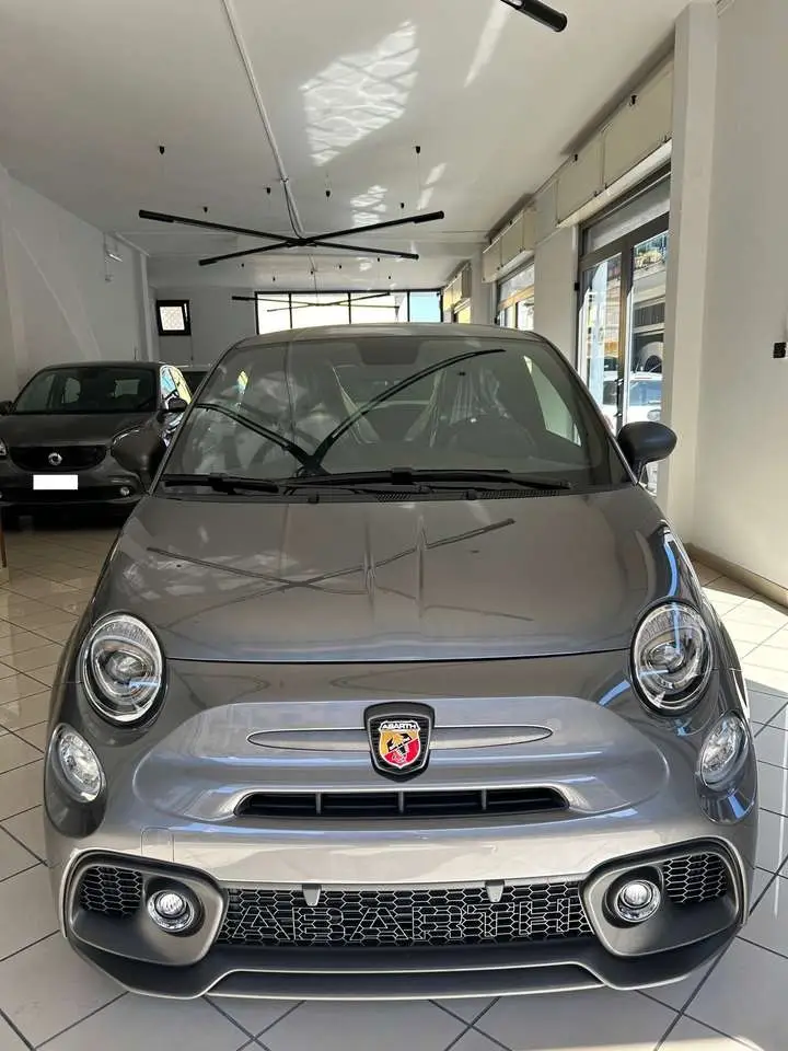 Photo 1 : Abarth 595 2024 Essence