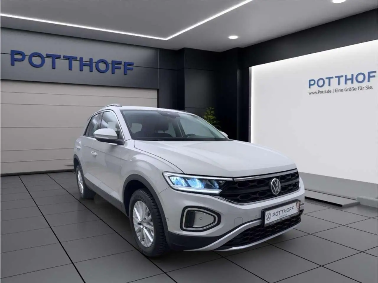 Photo 1 : Volkswagen T-roc 2024 Petrol