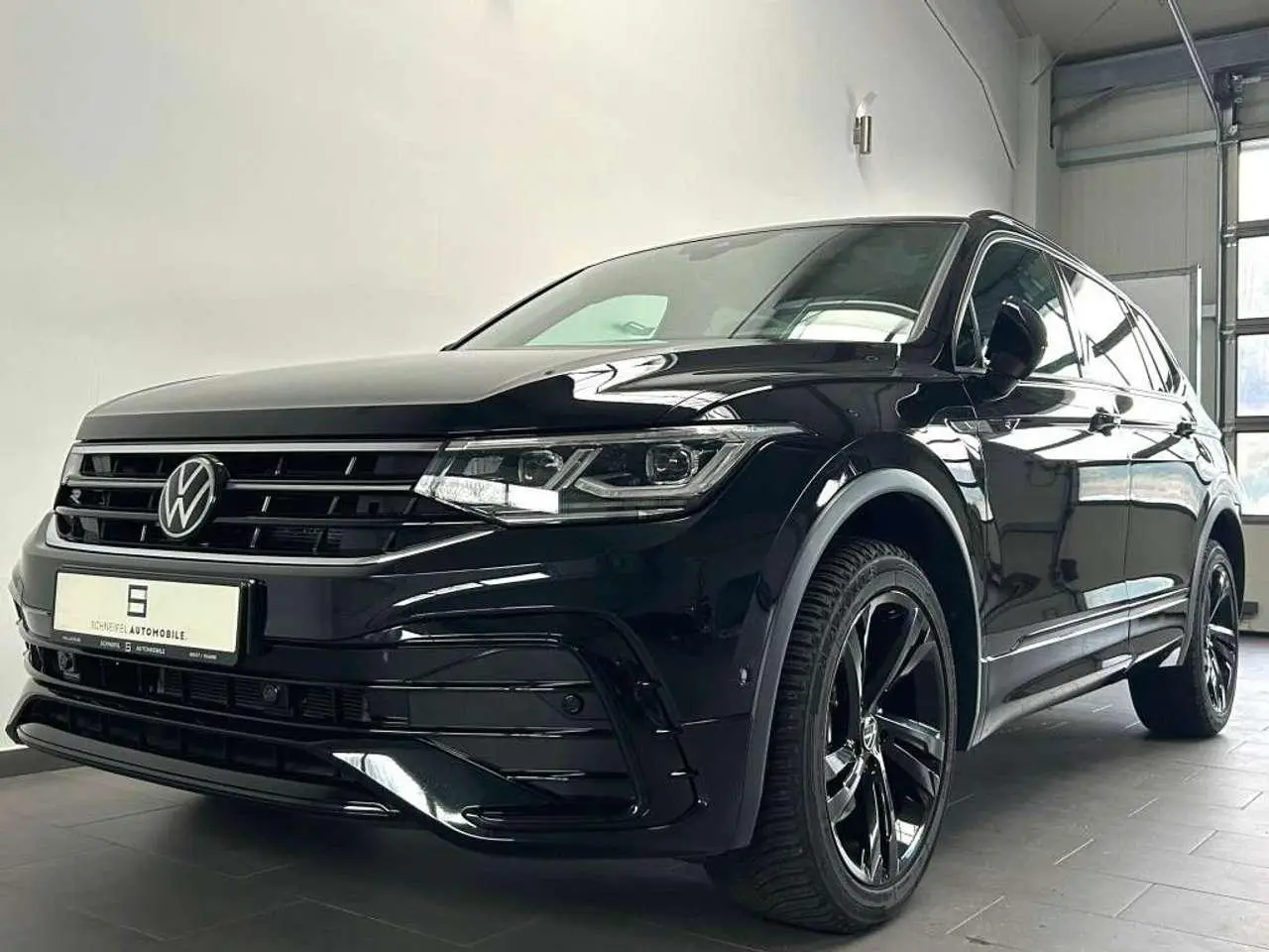 Photo 1 : Volkswagen Tiguan 2024 Petrol