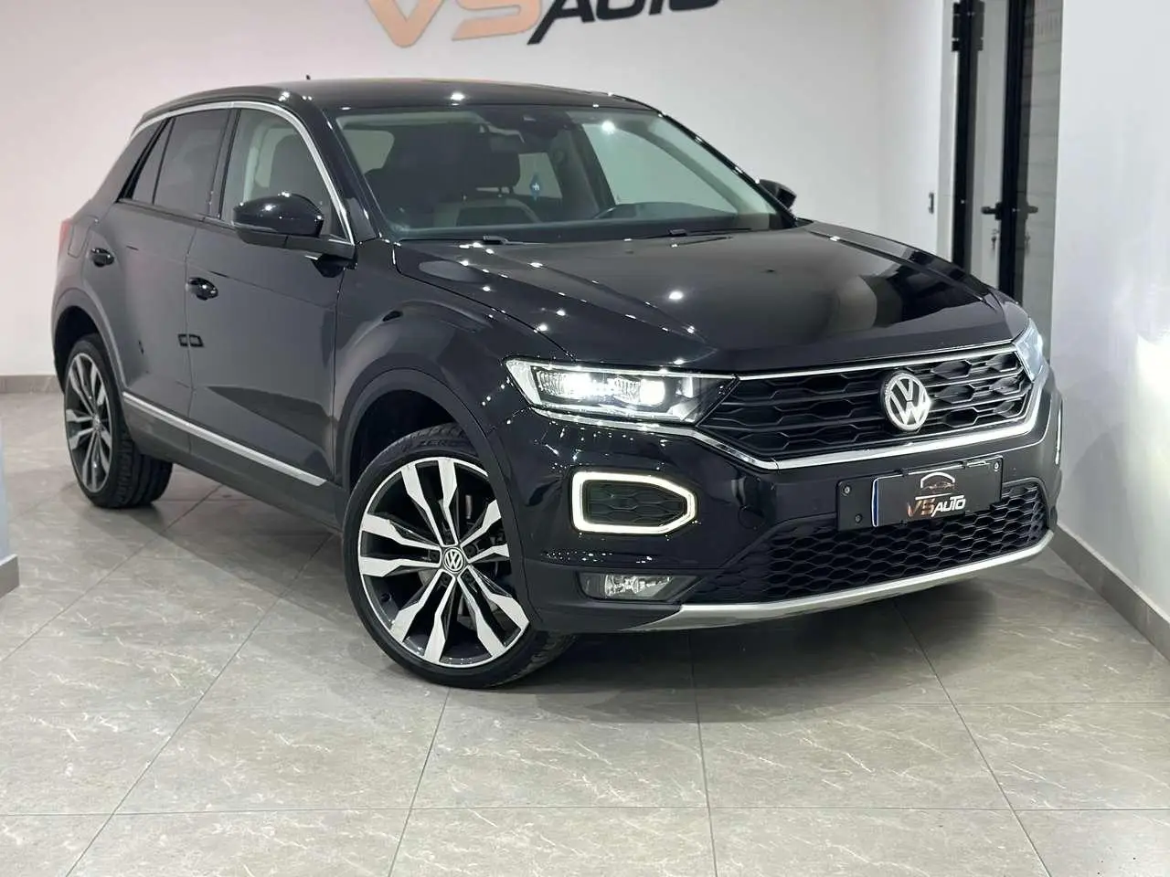 Photo 1 : Volkswagen T-roc 2019 Petrol