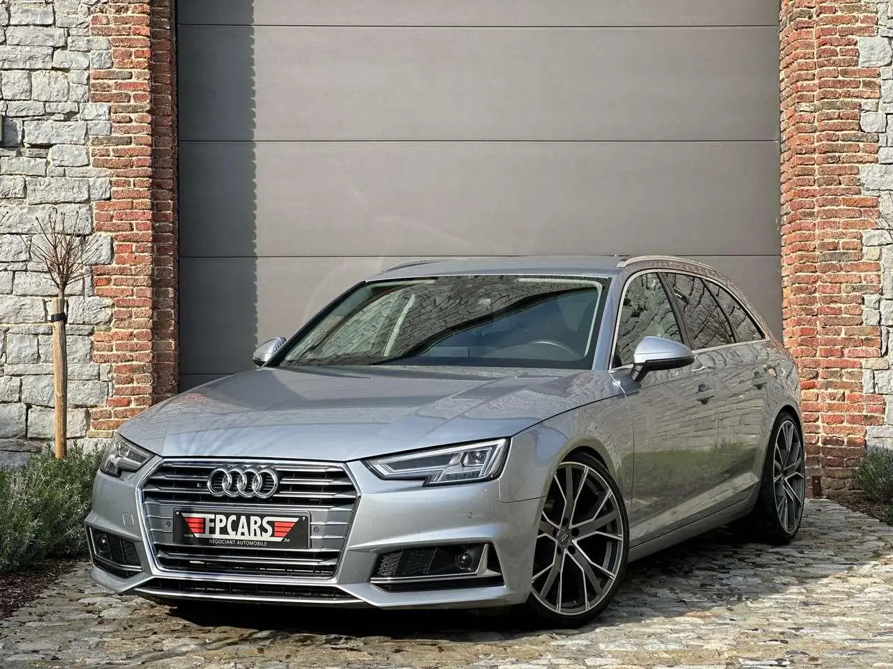 Photo 1 : Audi A4 2019 Essence