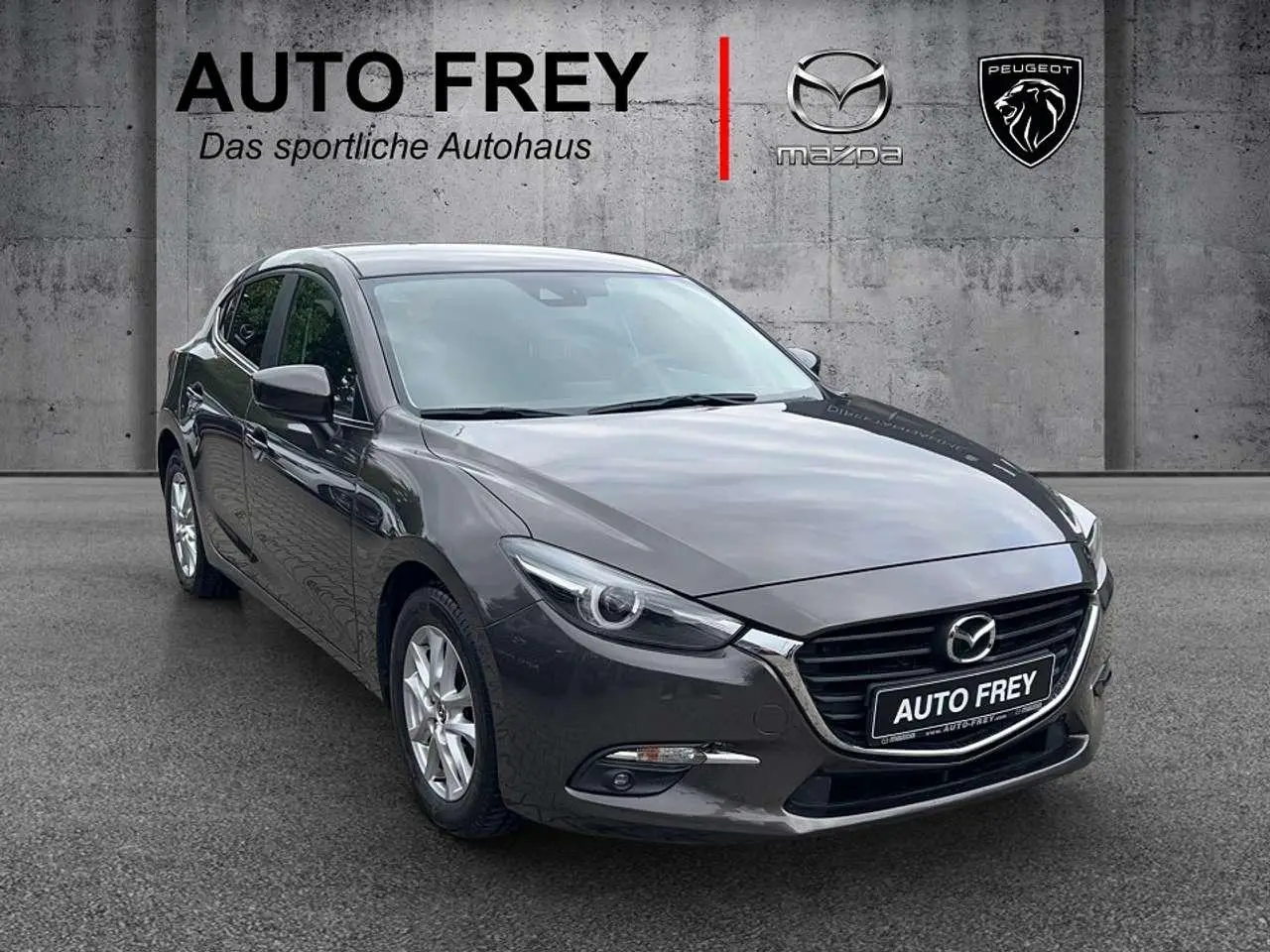 Photo 1 : Mazda 3 2017 Petrol