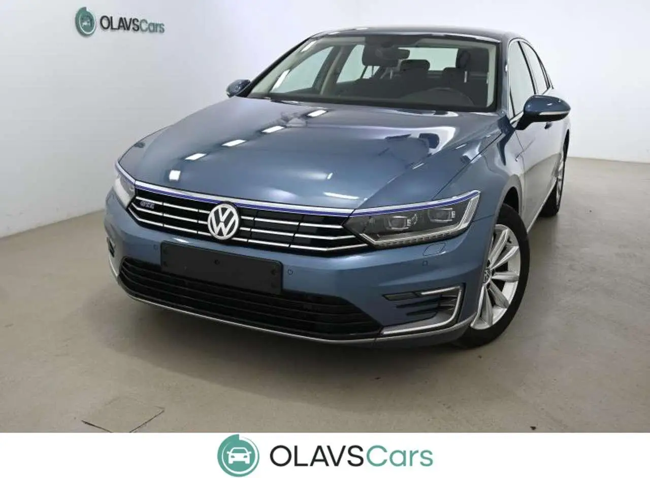 Photo 1 : Volkswagen Passat 2018 Hybrid