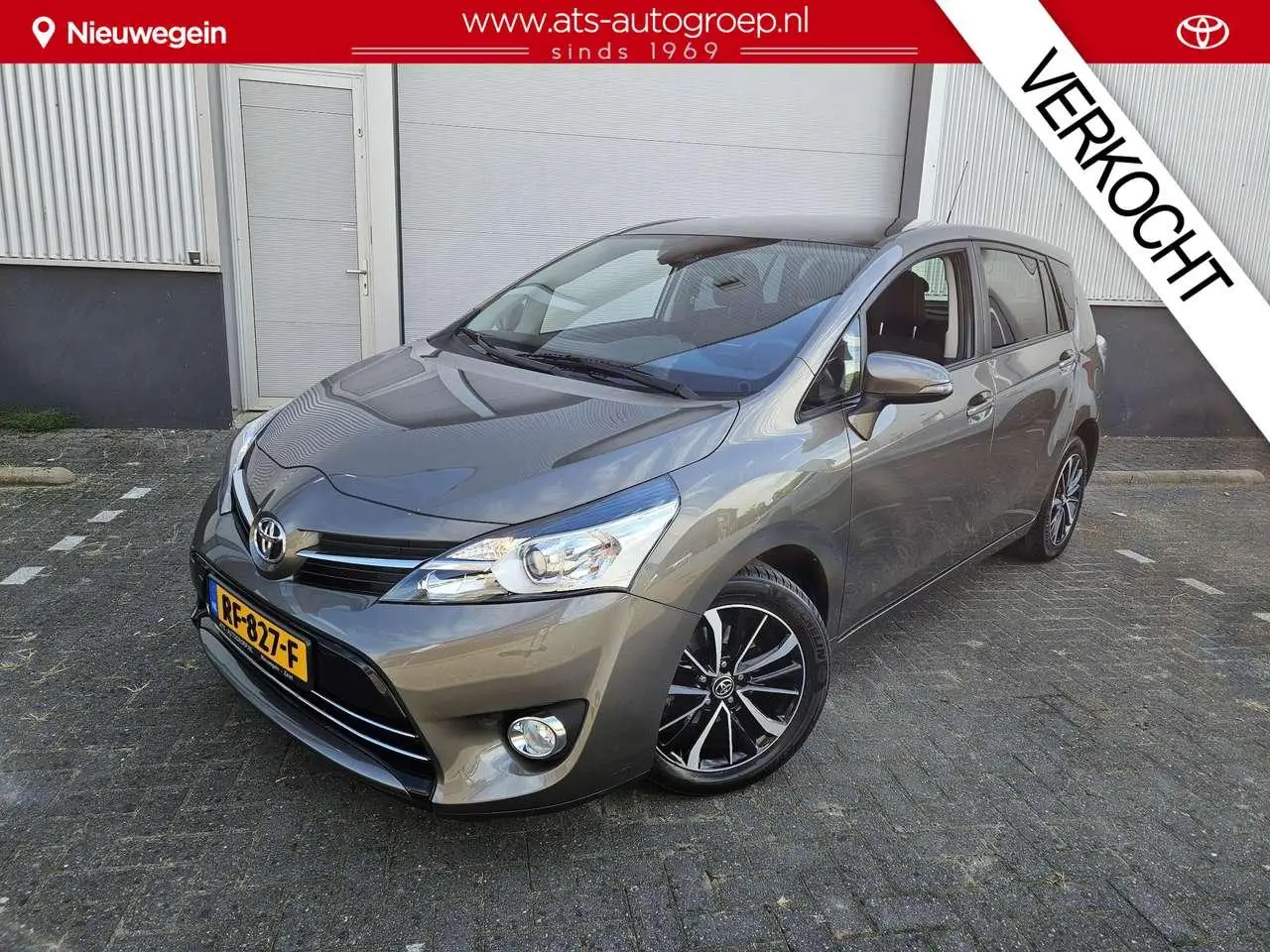 Photo 1 : Toyota Verso 2017 Petrol