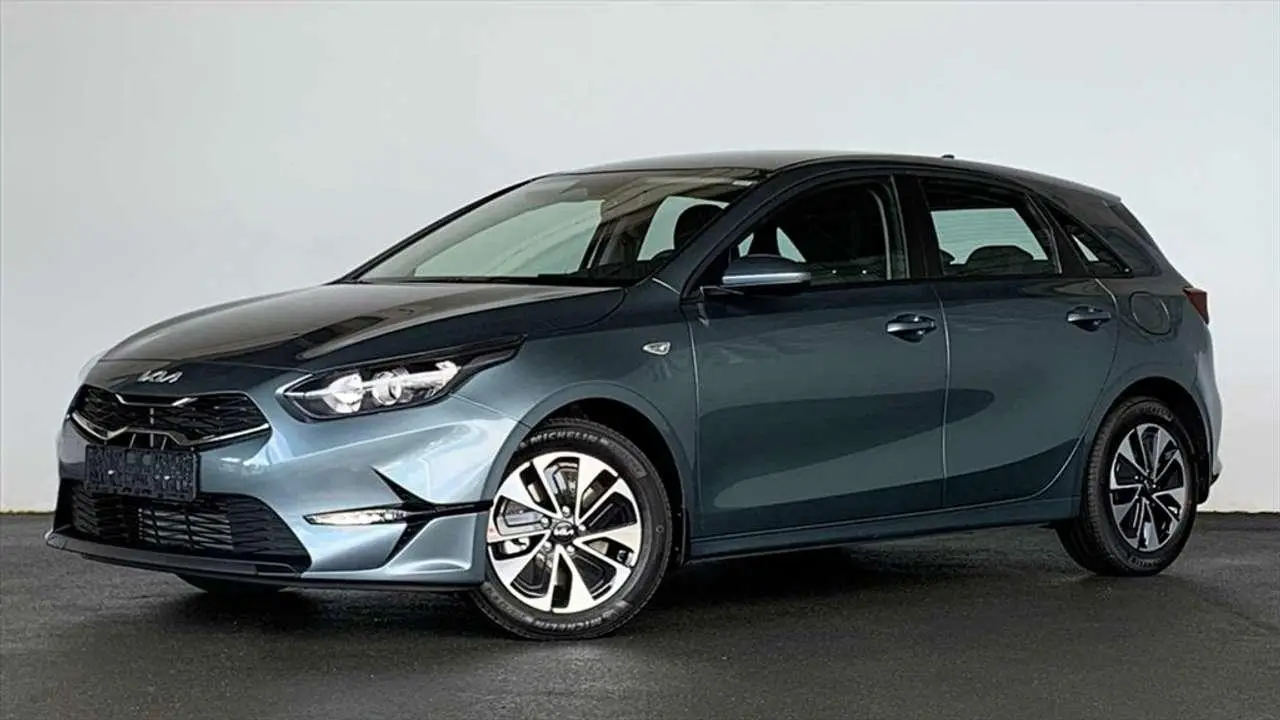 Photo 1 : Kia Ceed 2024 Essence