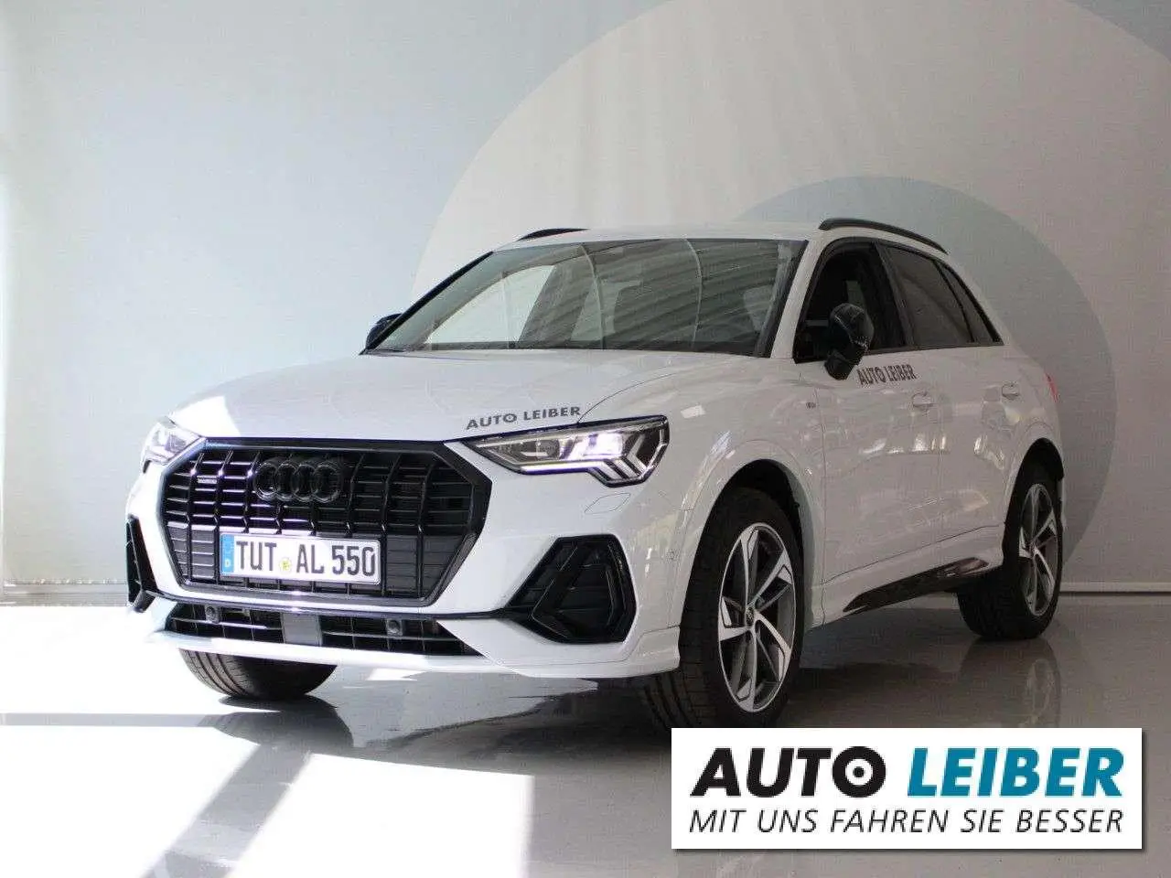 Photo 1 : Audi Q3 2023 Petrol