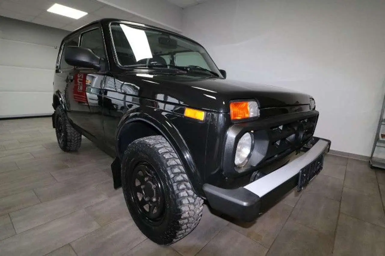 Photo 1 : Lada Niva 2018 Petrol