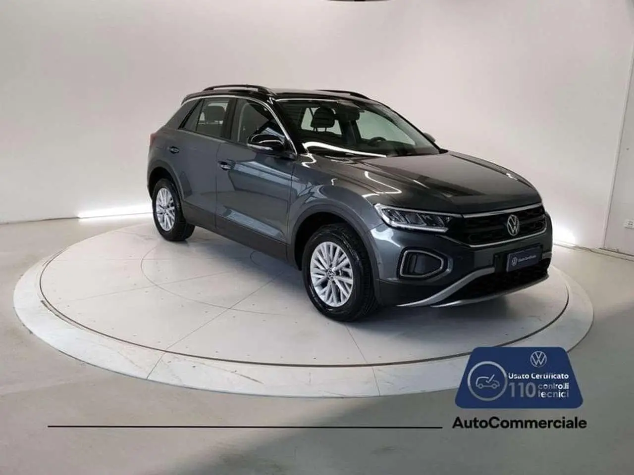 Photo 1 : Volkswagen T-roc 2023 Essence