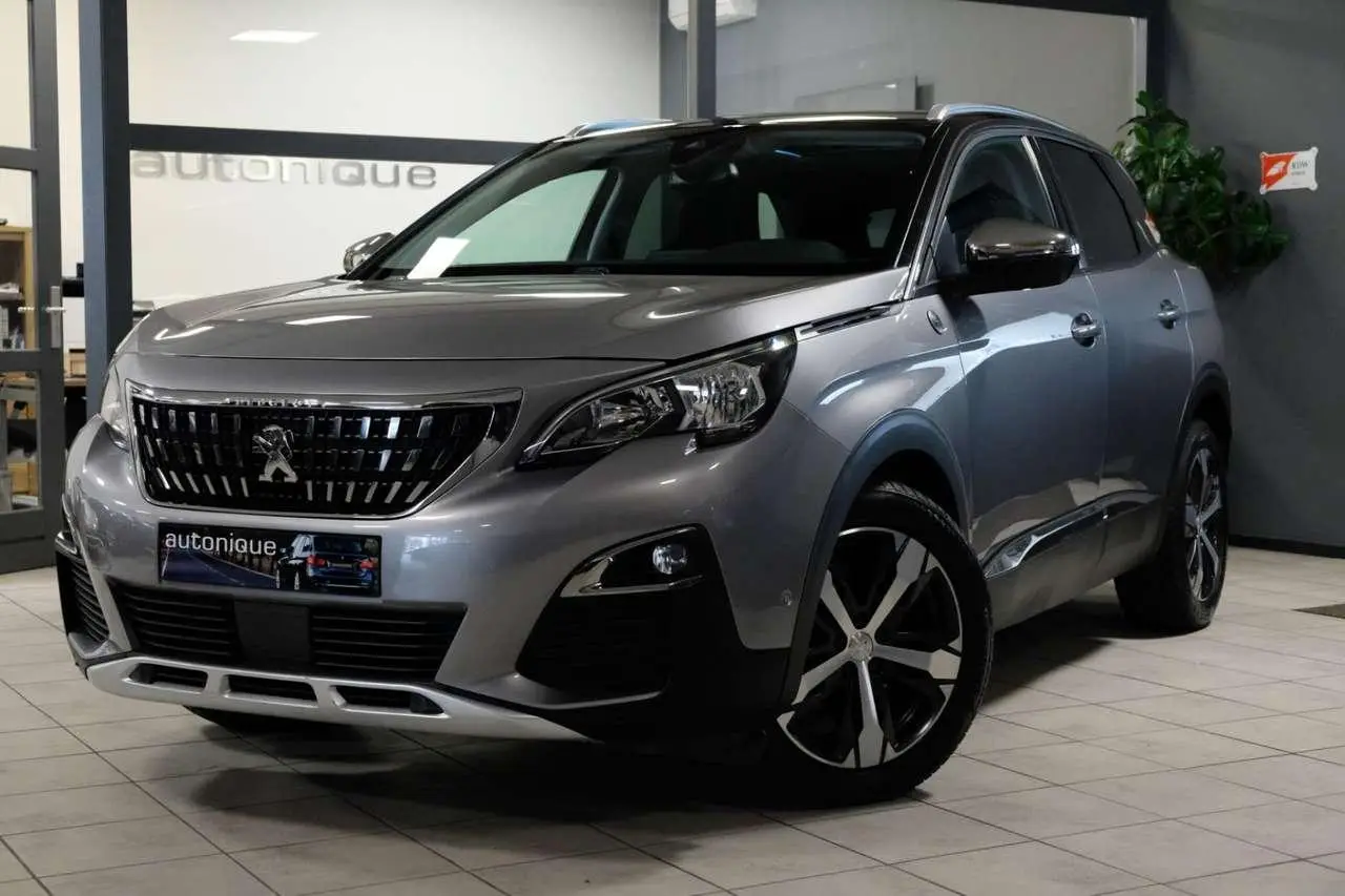 Photo 1 : Peugeot 3008 2017 Petrol