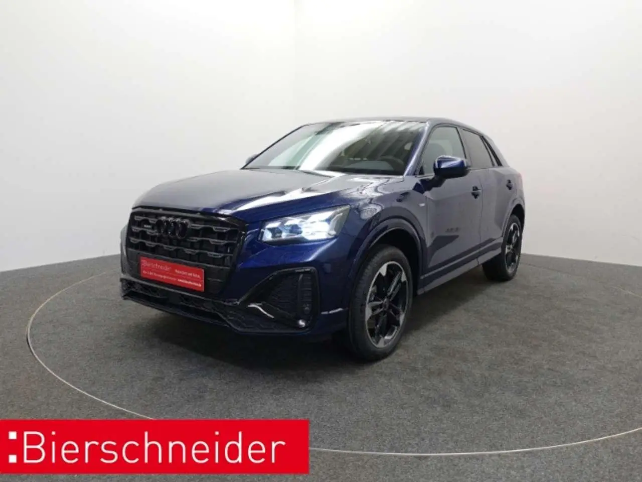 Photo 1 : Audi Q2 2024 Petrol