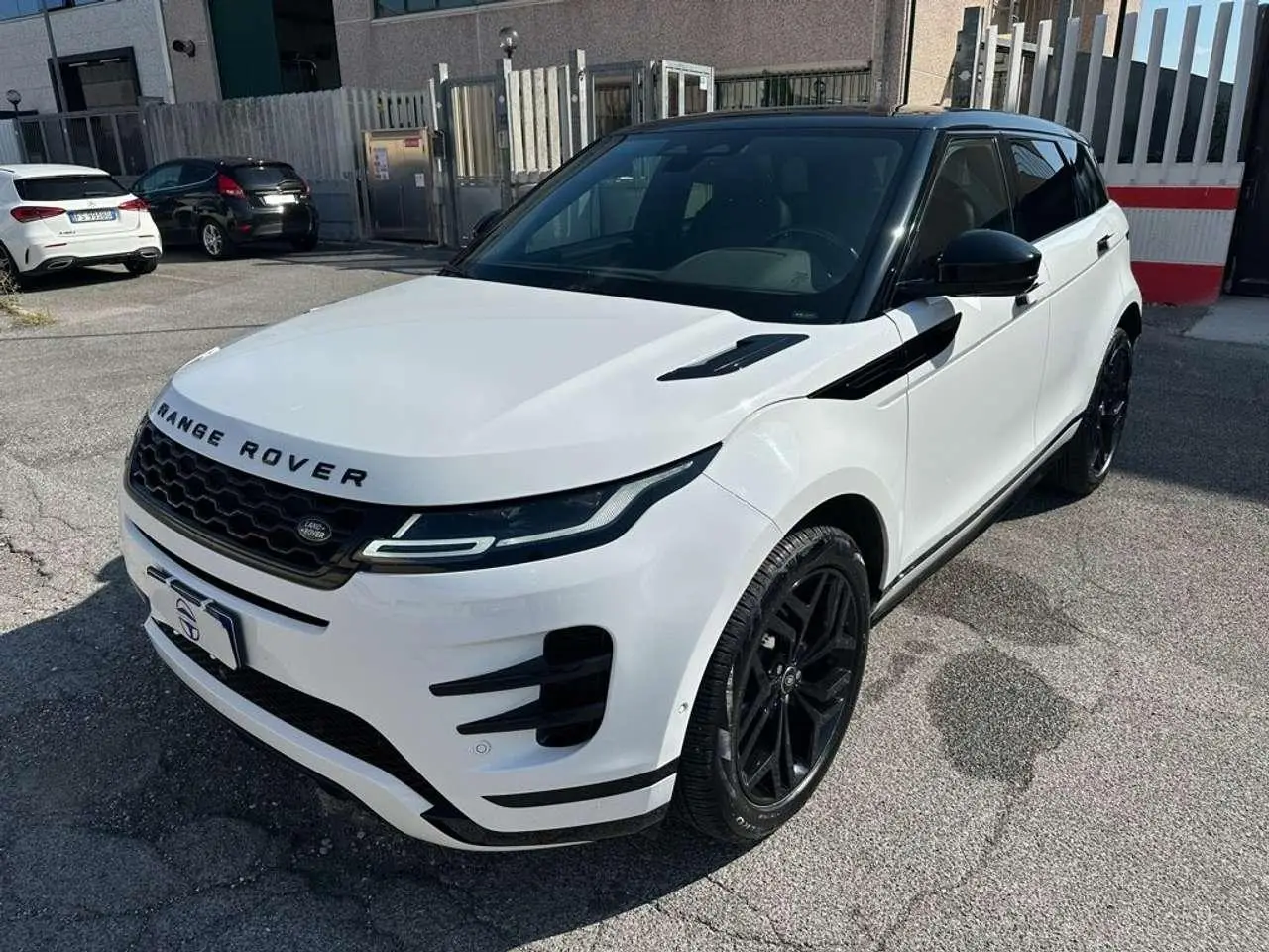 Photo 1 : Land Rover Range Rover Evoque 2021 Hybrid