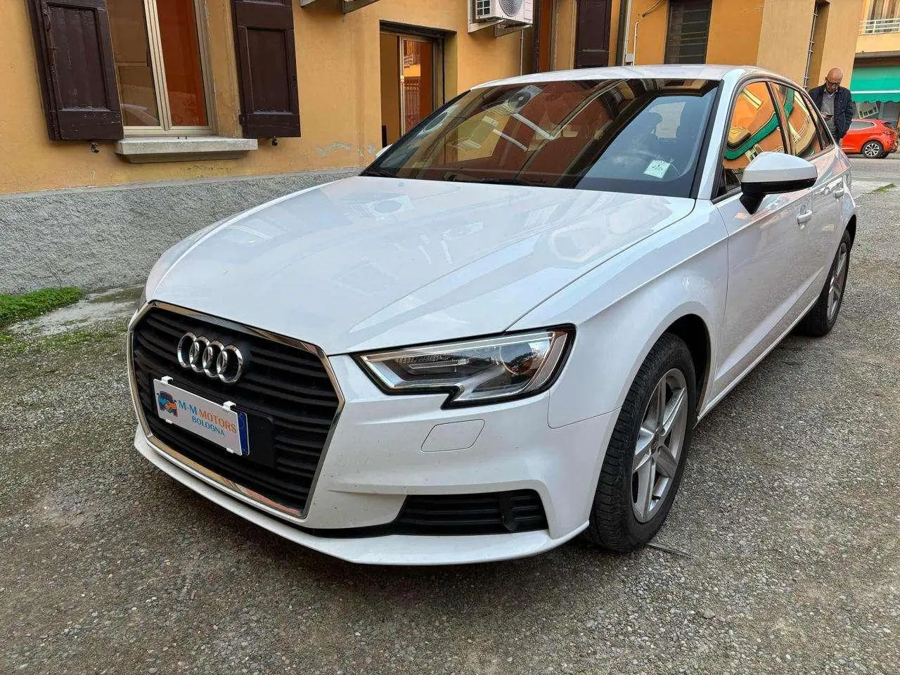 Photo 1 : Audi A3 2018 Diesel