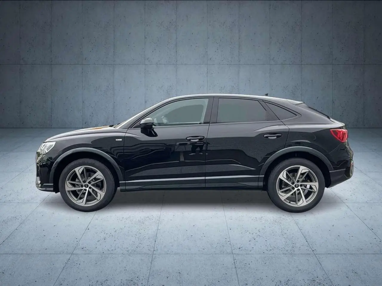 Photo 1 : Audi Q3 2024 Diesel