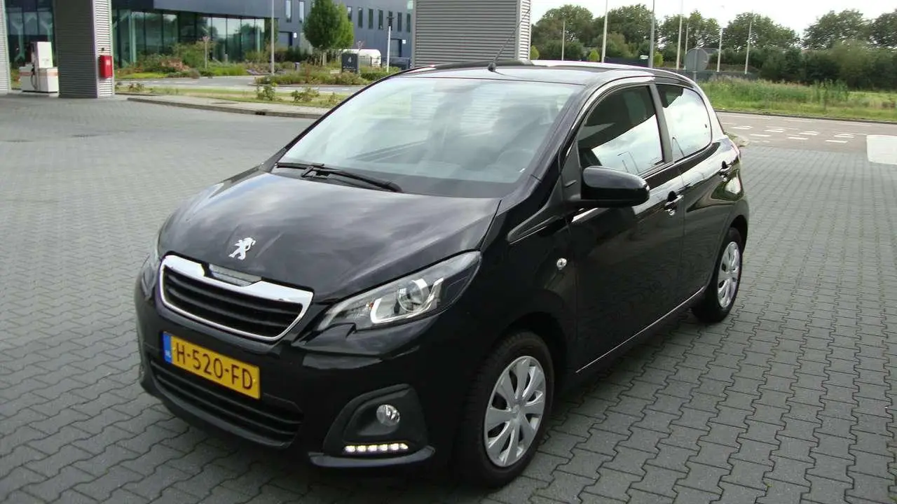 Photo 1 : Peugeot 108 2020 Essence