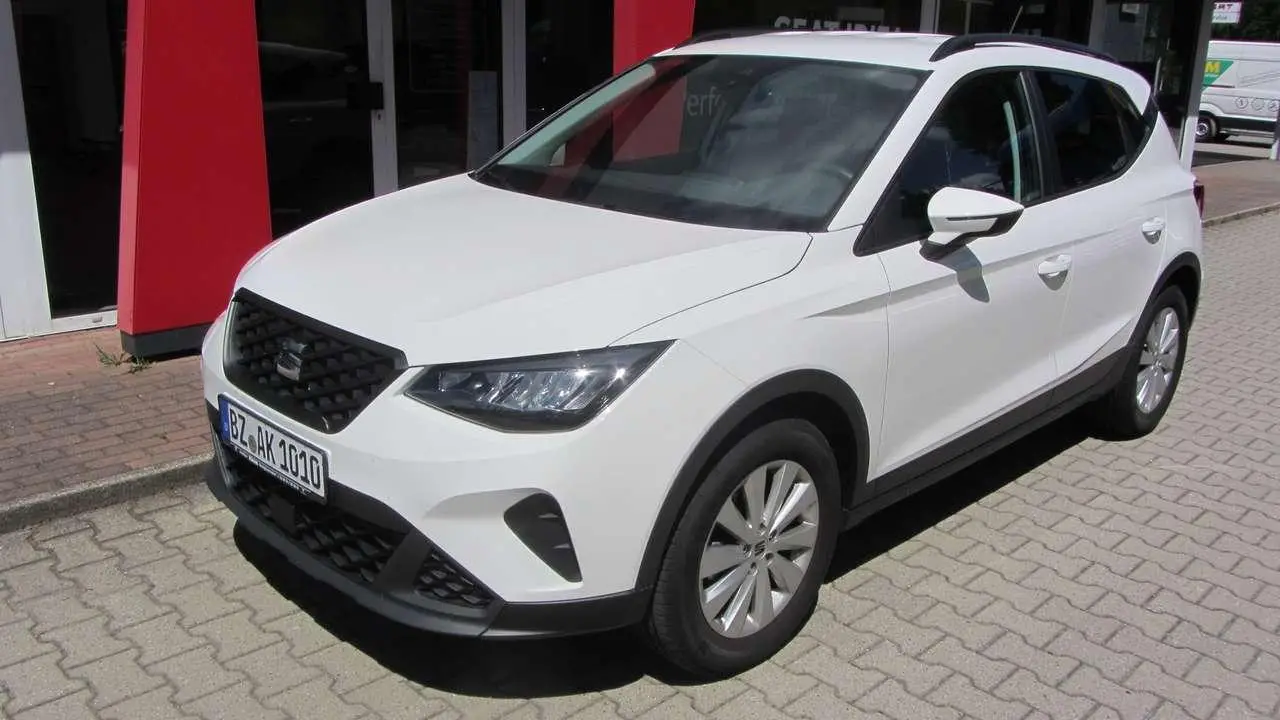 Photo 1 : Seat Arona 2024 Petrol