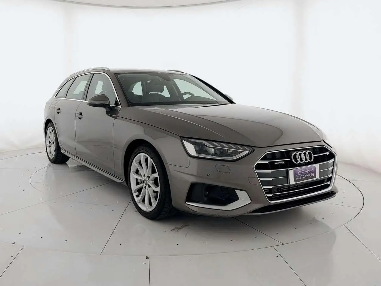 Photo 1 : Audi A4 2019 Hybride