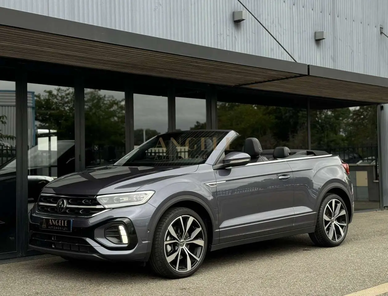 Photo 1 : Volkswagen T-roc 2022 Essence