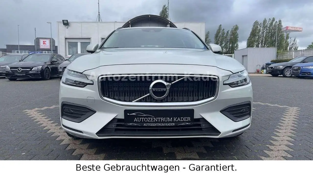 Photo 1 : Volvo V60 2018 Petrol