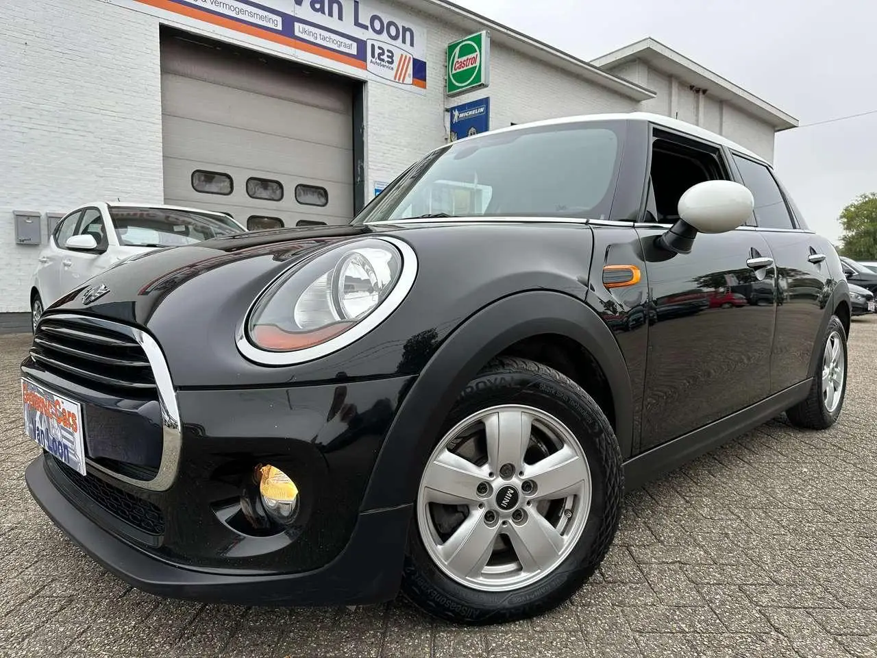 Photo 1 : Mini Cooper 2018 Petrol