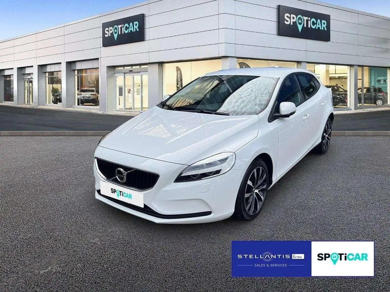 Photo 1 : Volvo V40 2019 Essence