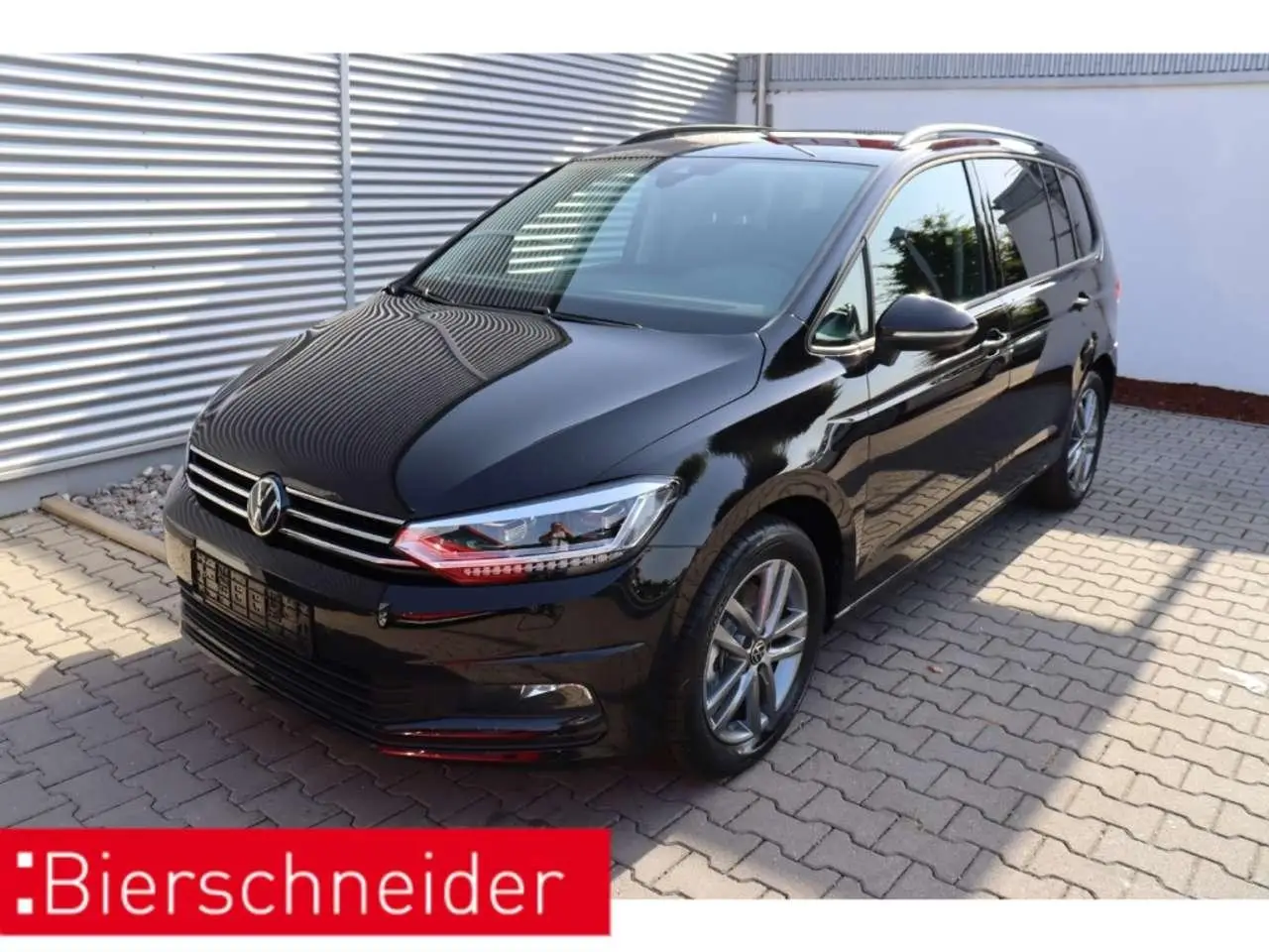 Photo 1 : Volkswagen Touran 2024 Petrol