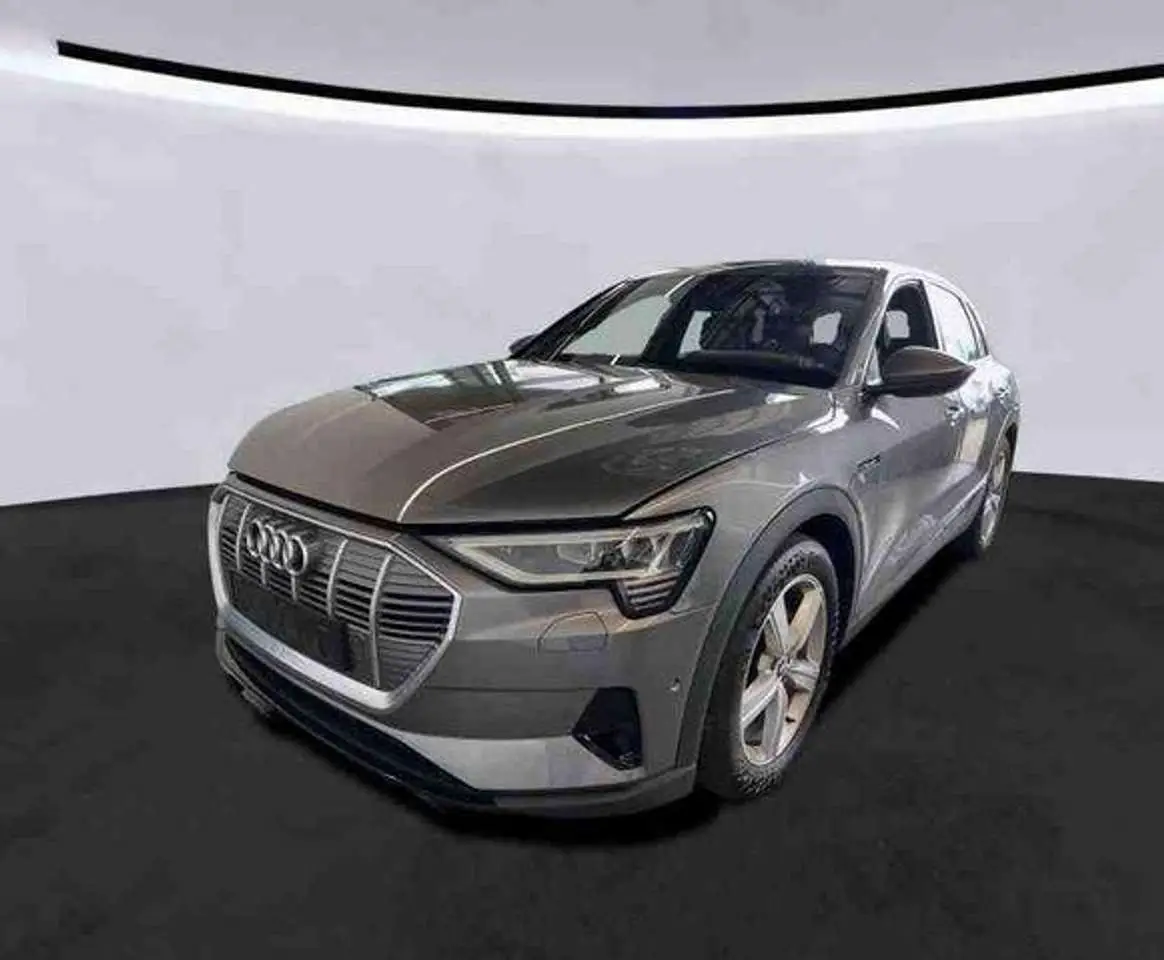 Photo 1 : Audi E-tron 2021 Électrique