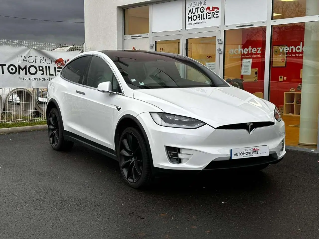 Photo 1 : Tesla Model X 2019 Électrique