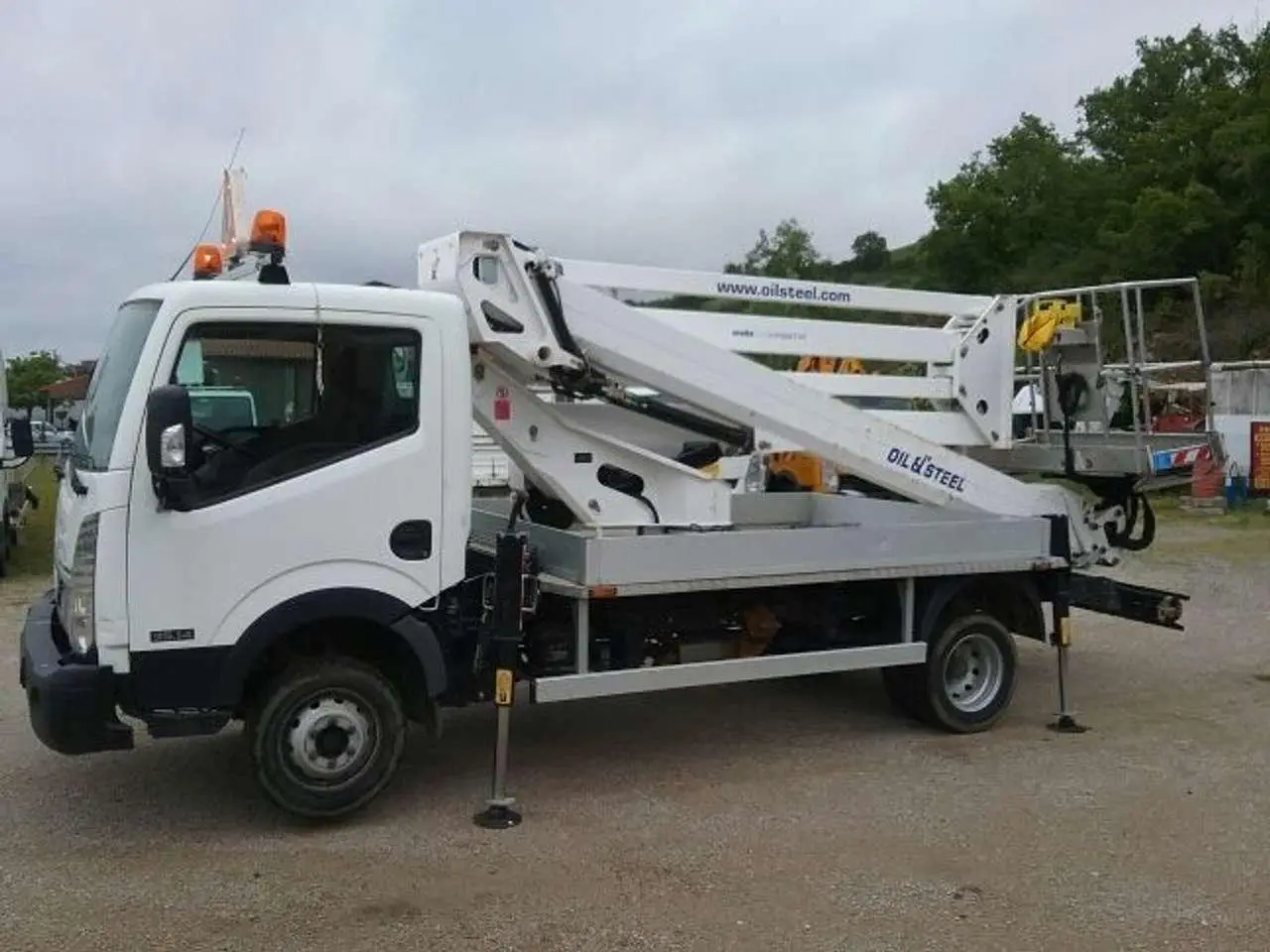 Photo 1 : Nissan Cabstar 2015 Diesel