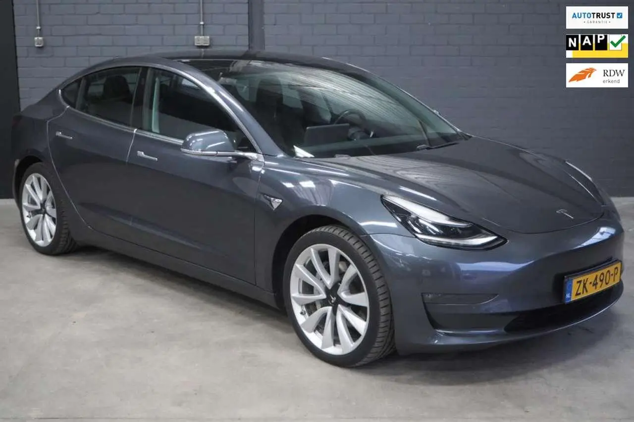 Photo 1 : Tesla Model 3 2019 Electric