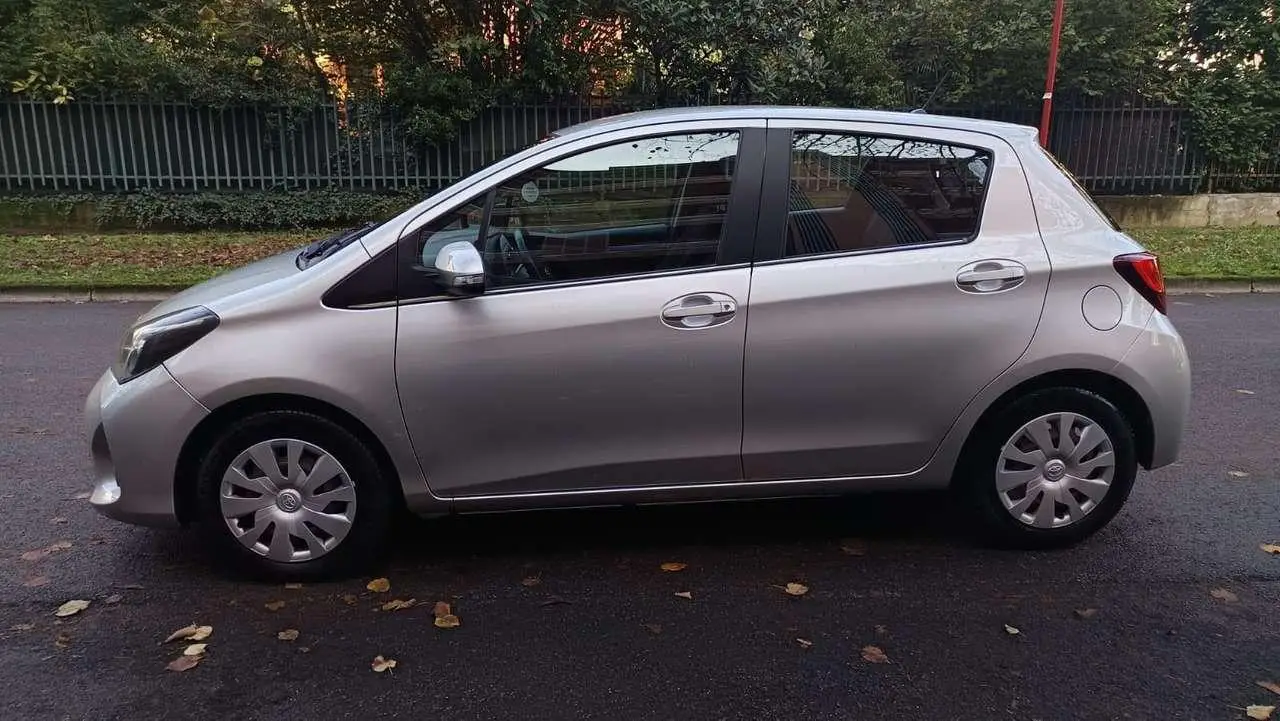 Photo 1 : Toyota Yaris 2016 Petrol