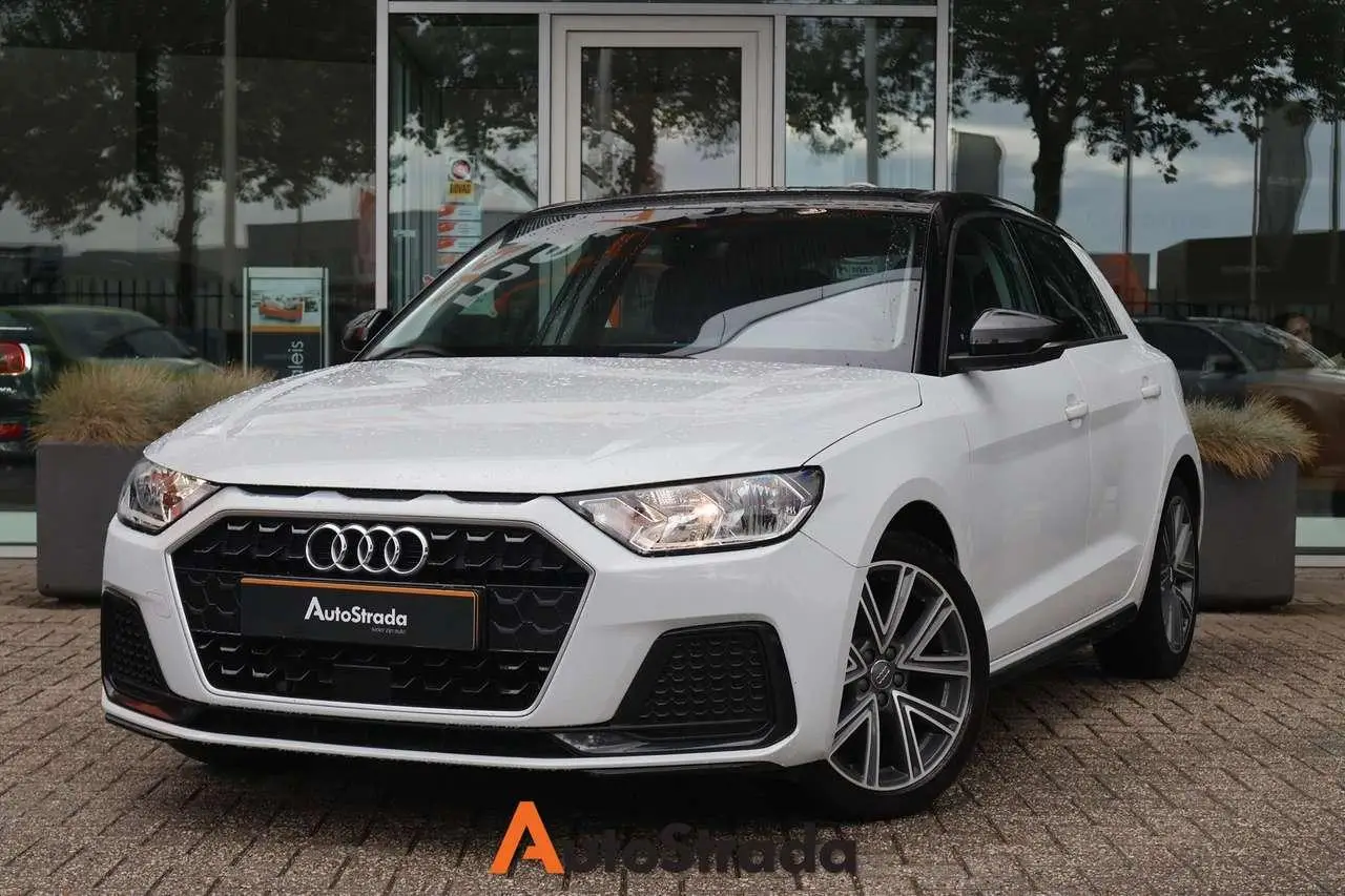 Photo 1 : Audi A1 2019 Essence