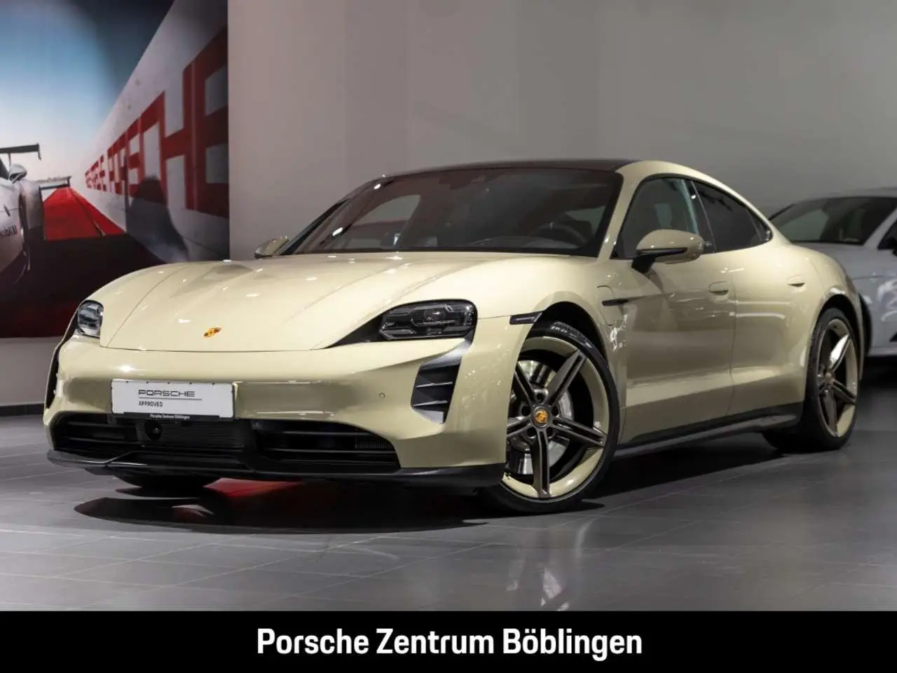 Photo 1 : Porsche Taycan 2023 Électrique